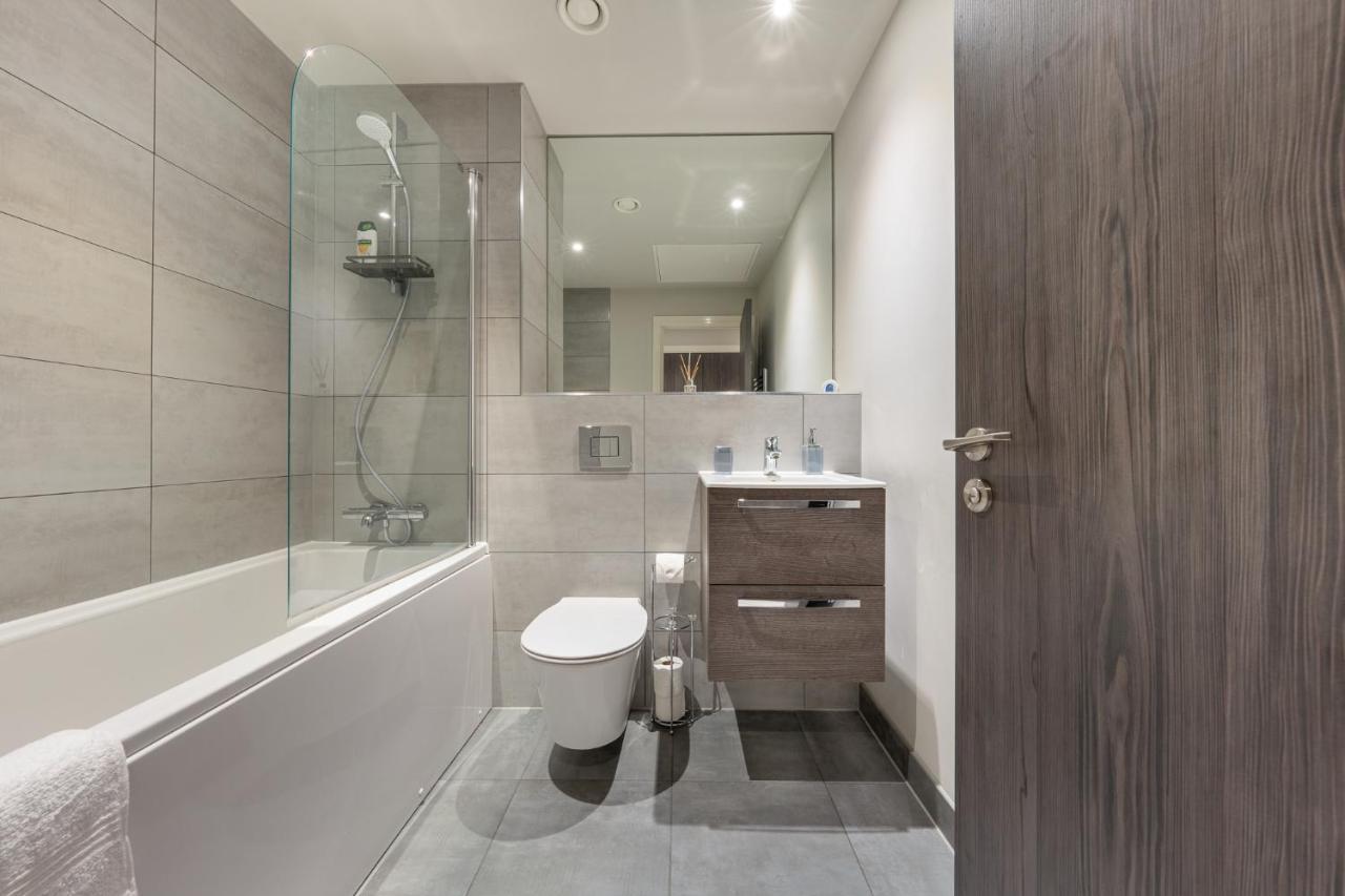 Lovely 4-Sleeper Apartment In Central Slough With Free Parking Exteriér fotografie