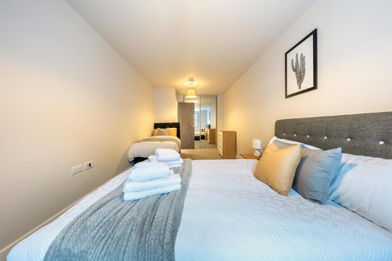 Lovely 4-Sleeper Apartment In Central Slough With Free Parking Exteriér fotografie