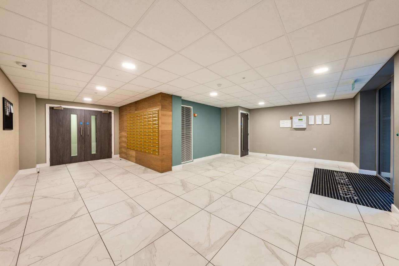 Lovely 4-Sleeper Apartment In Central Slough With Free Parking Exteriér fotografie